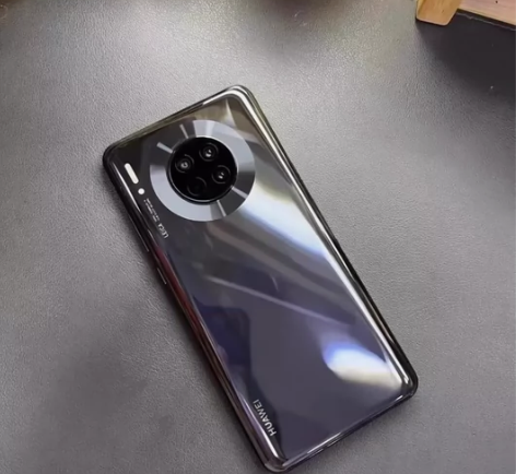 华为Mate30，5G  8+128.成色...