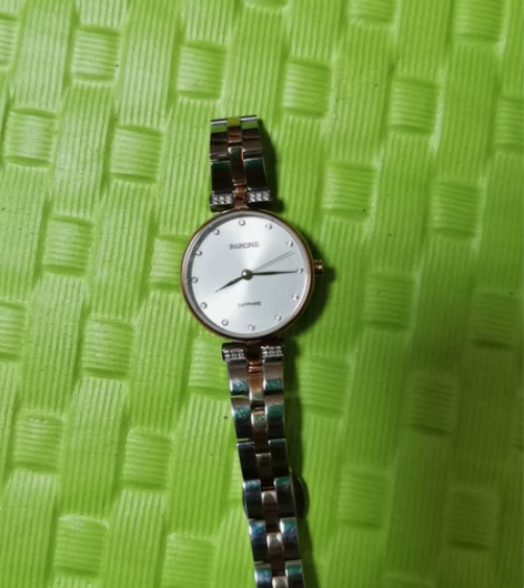 雷诺女士手表全新2月份买的 感兴趣的话点“...