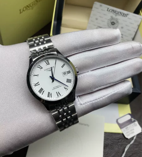 『浪琴开拓者系列机械腕表?』 外观功能:重...