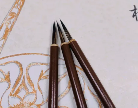 笔名:鼠须勾线 出峰:2.4    口径:...