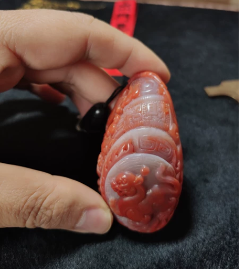 南红手把件，招财纳福 感兴趣的话点“我想要...