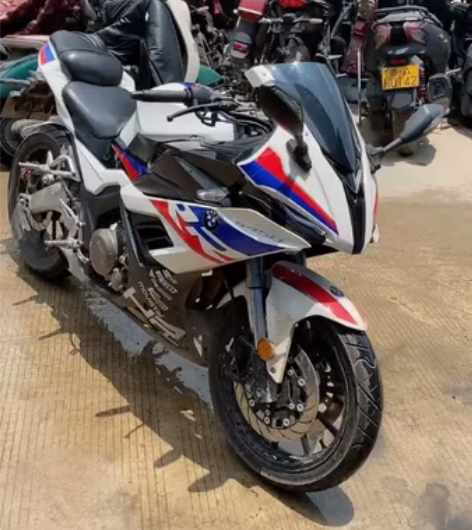 21年底摩影s450。前后abs。六千公里...