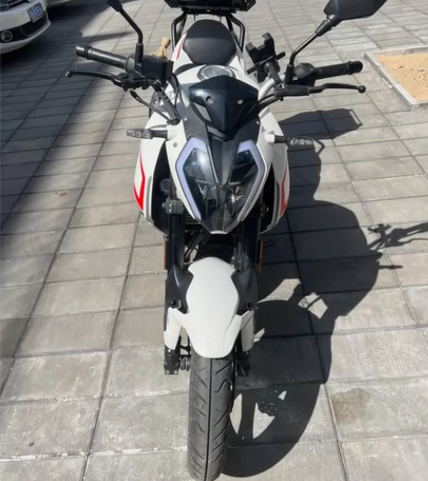 贝纳利小迅龙，21年12月的车，一年多点，...