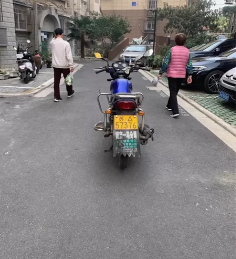 南京大牌2017年钱江125成色车况非常不...