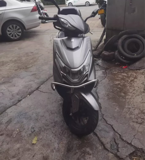 豪爵ucr125踏板车。CBS版，发动机安...