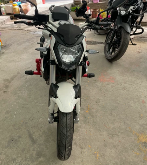 新到20年贝纳利红宝龙150  九千多公里...