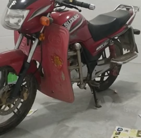 铃木俊威125摩托车，发动机带平衡轴的，跑...