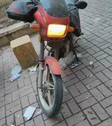 铃木钻豹125，1000元 感兴趣的话点“...