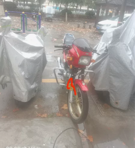 八九成新摩托车一辆 铃木钻豹 挺新的 放的...