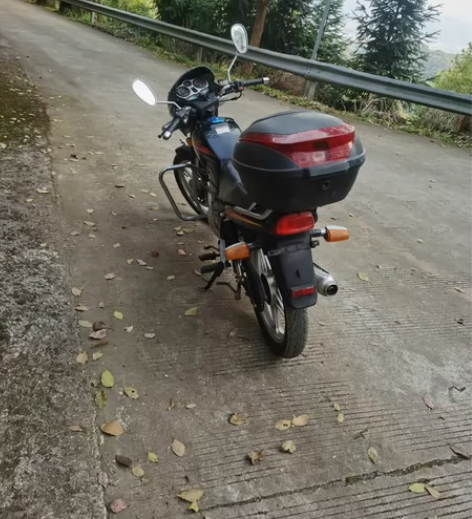 铃木钻豹125挡位车 车子保养好。  。 ...