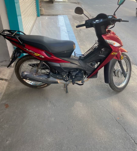 五羊本田100弯梁摩托车16年上牌，车况良...