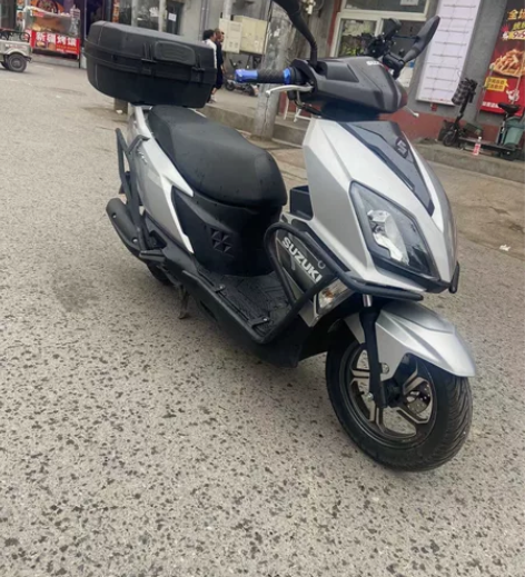 铃木uy踏板摩托车，21年11月份公户的，...