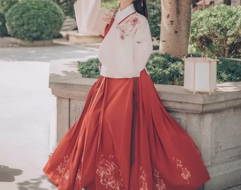 汉尚华莲明制短袄马面裙 芙蓉月M码 买来没...