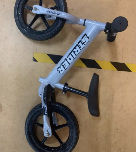 STRIDER PRO儿童平衡车馆内轻微使...