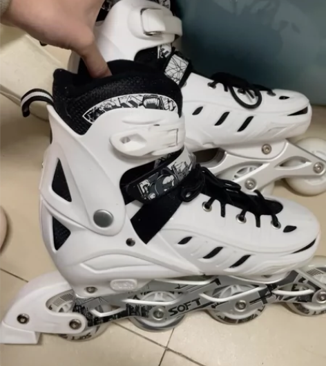 溜冰鞋成人儿童全套装直排轮初学者男女可调闪...