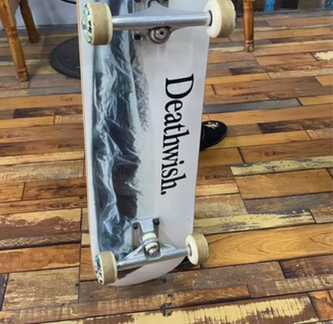 王一博同款原价1500。 95成新 感兴趣...