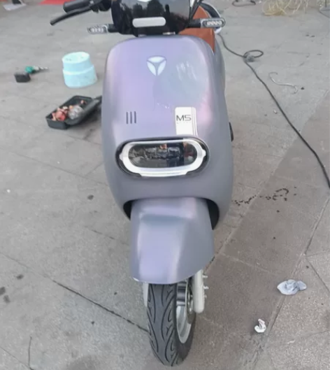 雅迪冠能M5，9成新，雅迪石墨烯电池还有一...