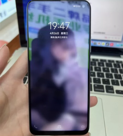 iqqoz1 处理器是天玑1000，和骁龙...