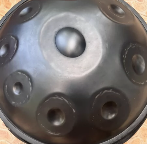 手碟鼓handpan 声音很正，玩起来不扰...