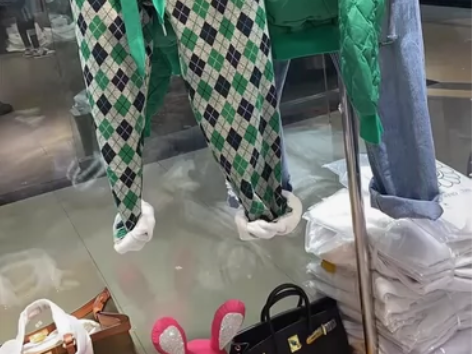 加绒厚哈伦裤，菱形格印花运动卫裤。L码 可...