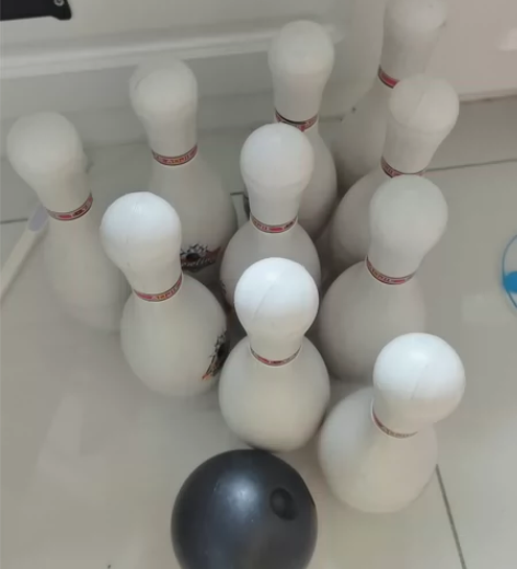 保龄球玩具一套，塑料的，有使用痕迹，包邮 ...