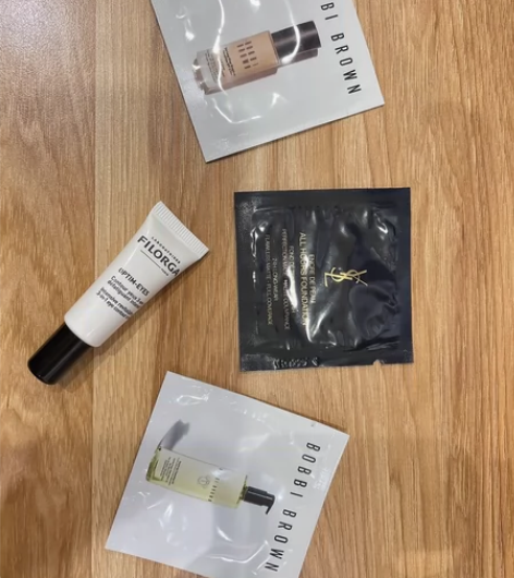 一些小样可打包带走，日期都很新 菲洛嘉睛采...