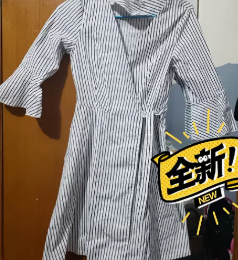泡芙定制 全新连衣裙，衣服是来自泡芙定制的...