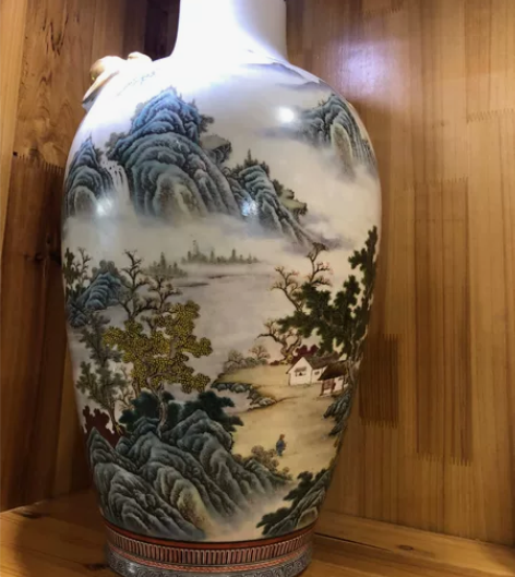 几十年的仿古山水大瓶，高50厘米。全手工粉...
