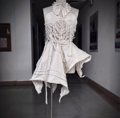 立裁成衣作业 感兴趣的话点“我想要”和我私...