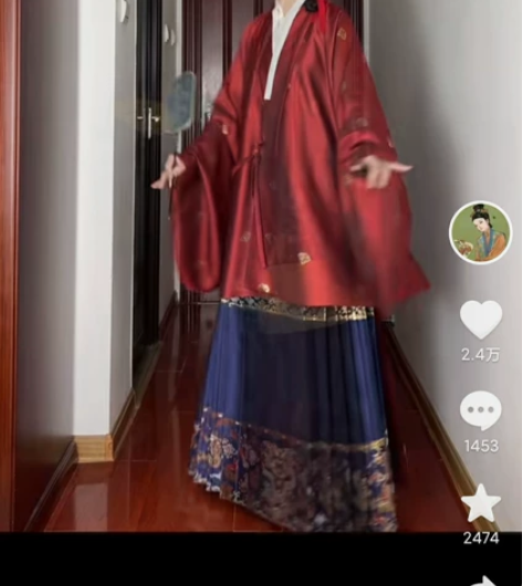 【出】六百万堂成衣双面双穿短袄 全新，两个...