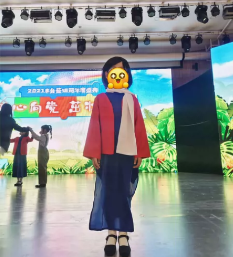 红色文化江姐服装 出一套儿童140码数的衣...