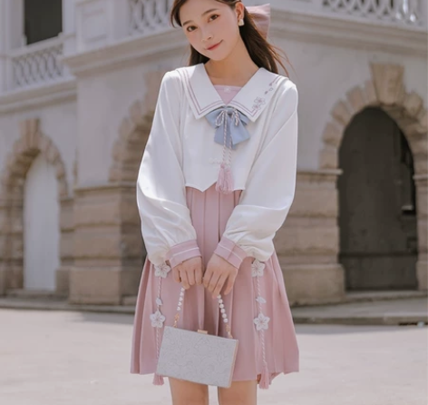 新中式假两件连衣裙，全新s码。 店铺预售时...