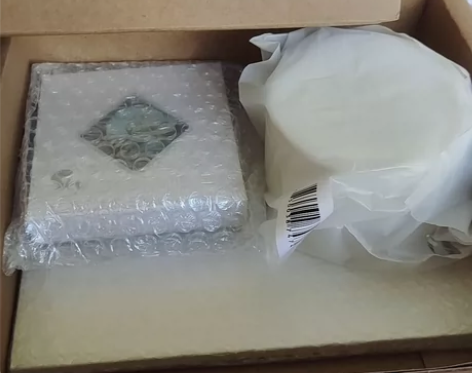 出全新现货光遇爱之礼盒 含绊爱徽章一个，鲲...