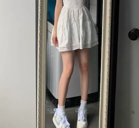 法式初恋纯欲风白色吊带连衣裙子仙女收腰气质...