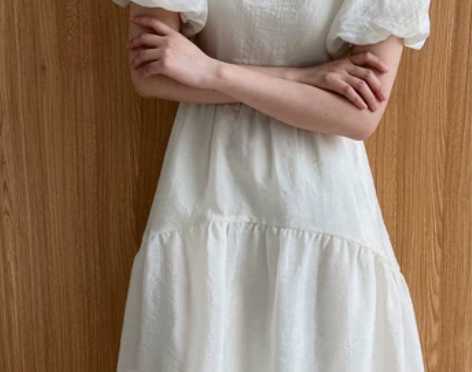 法式泡泡袖连衣裙夏高级感收腰显瘦设计小众方...