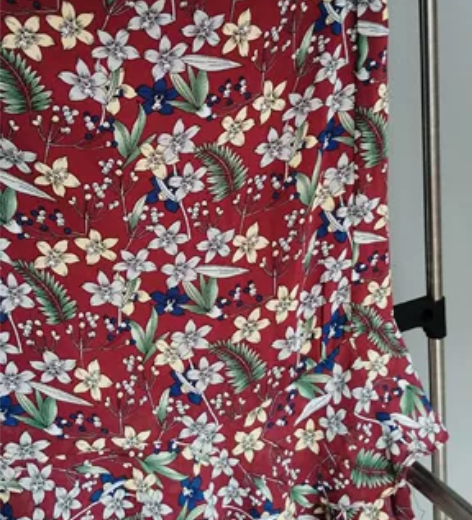 鱼尾半身裙，一次未穿，购于实体店。腰围78...