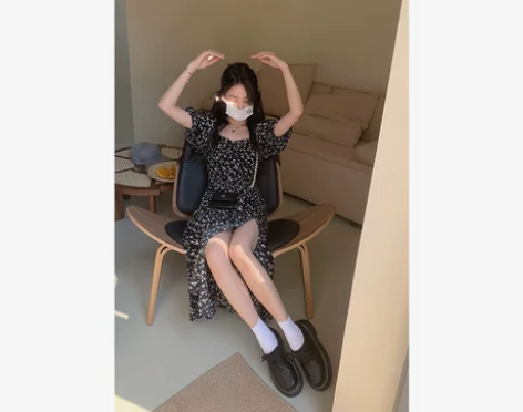 连衣裙are U shop茶歇法式碎花女春...