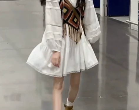 衬衫裙女新款20223年春季洋气时尚裙子灯...