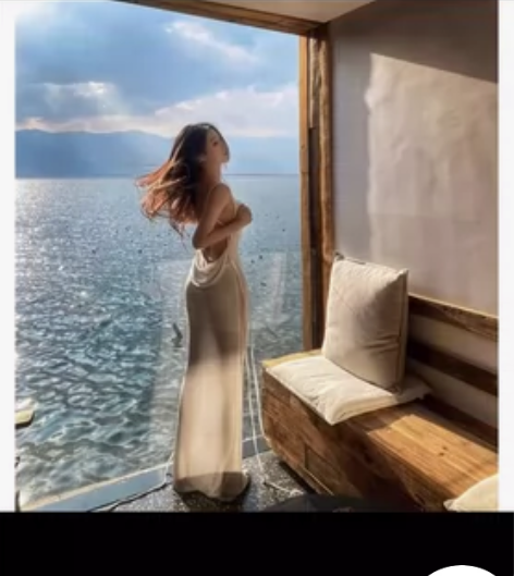 纯欲风性感白色吊带连衣裙夏季高级感小众露背...