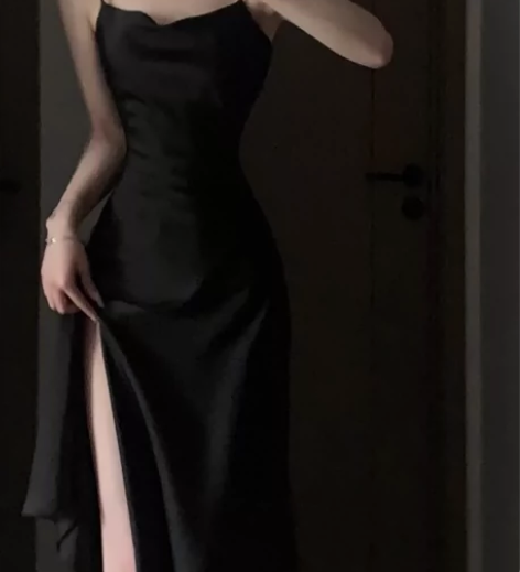 港风复古性感吊带连衣裙女2023年新款气质...