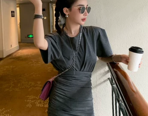 连衣裙 全新火龙果色套装，舒适显身材显白 ...