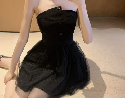 港风性感网纱拼接不规则黑色抹胸连衣裙女短款...