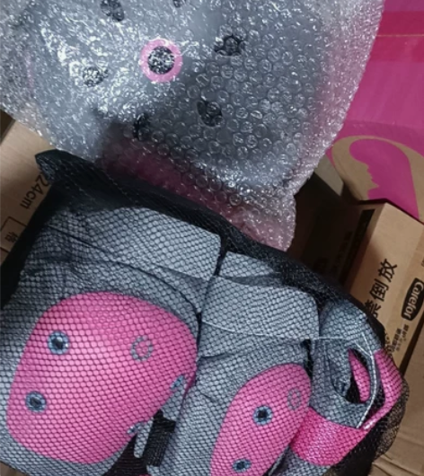 小寻智能安全轮滑鞋护具儿童旱冰溜冰鞋头盔护...