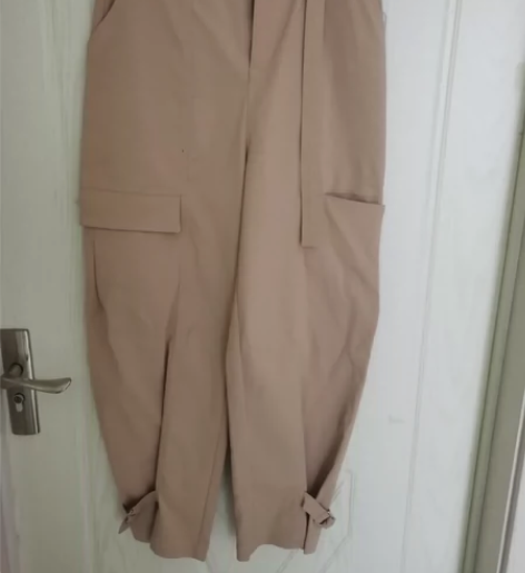 休闲裤， M码，腰围70，全新没有穿过，素...