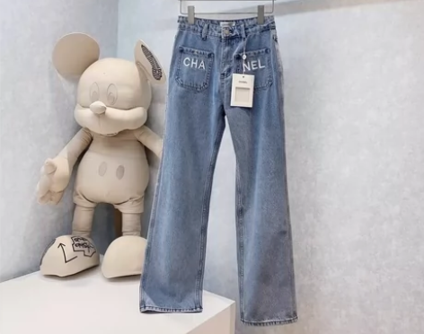 牛仔裤，阔腿裤，全新带吊牌，L码 感兴趣的...