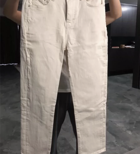 卡其色牛仔裤 s码 感兴趣的话点“我想要”...