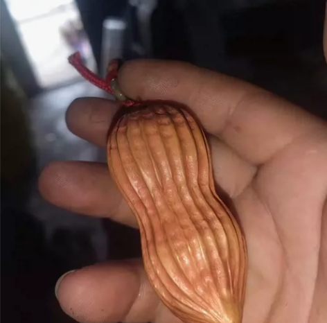 木雕手把件花生一个，东西不错，看好了拍，二...