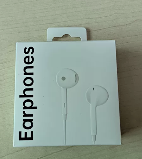 买一加手机送的耳机，有线，type c接口...