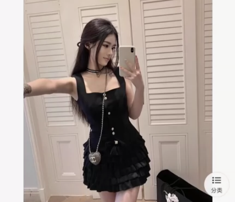 Wuuus【罗马假日】精致钻扣多裁片 无袖...
