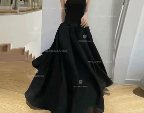 赫本风高级感连衣裙2023新款纯欲辣妹无袖...